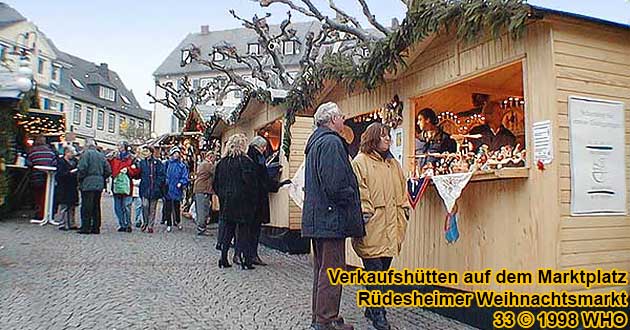 Verkaufshtten auf dem Marktplatz, Rdesheimer Weihnachtsmarkt